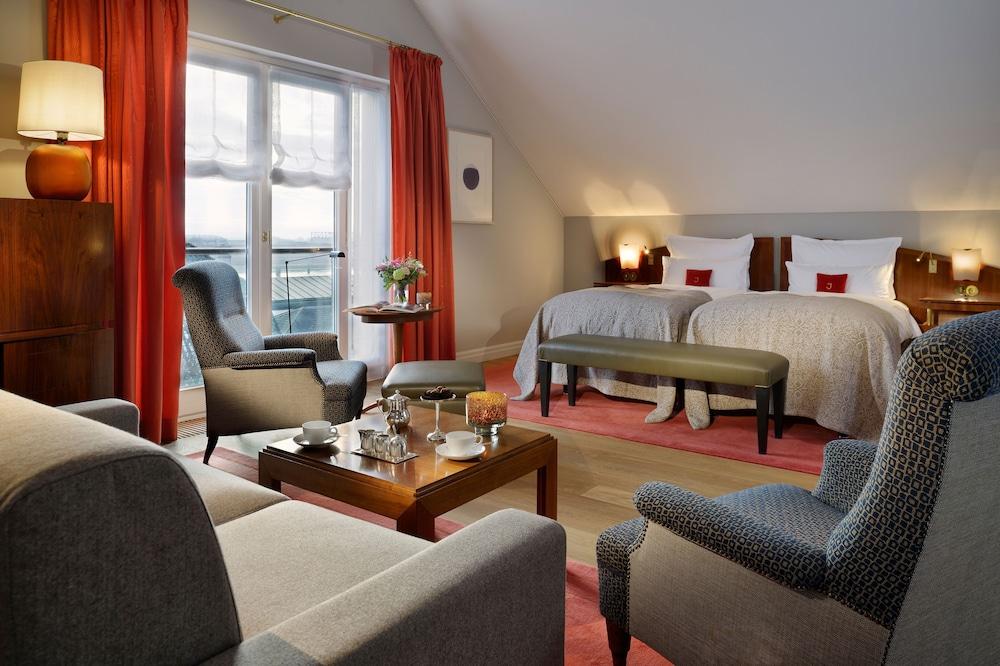 Hotel Louis C. Jacob Hamburg Dış mekan fotoğraf A suite at the Hotel Axelmannstein